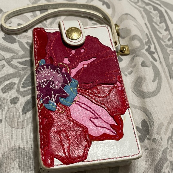 Coach Poppy Flower Applique White Red Purple Blue IPod Mini Case Wristlet - Picture 2 of 7